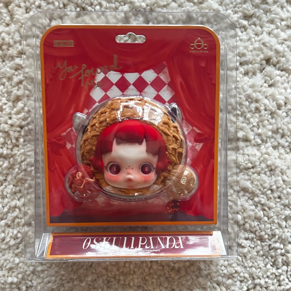 🥜🖤 POP MART x SKULLPANDA – “Pranky Peanut” Earphone Bag 🖤🥜